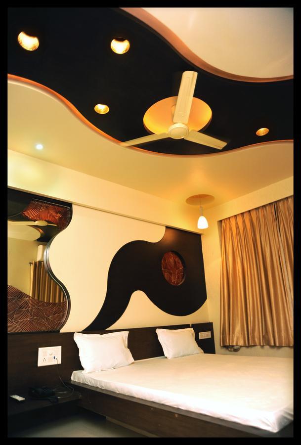 Tulsi Motel Nadiād Екстериор снимка