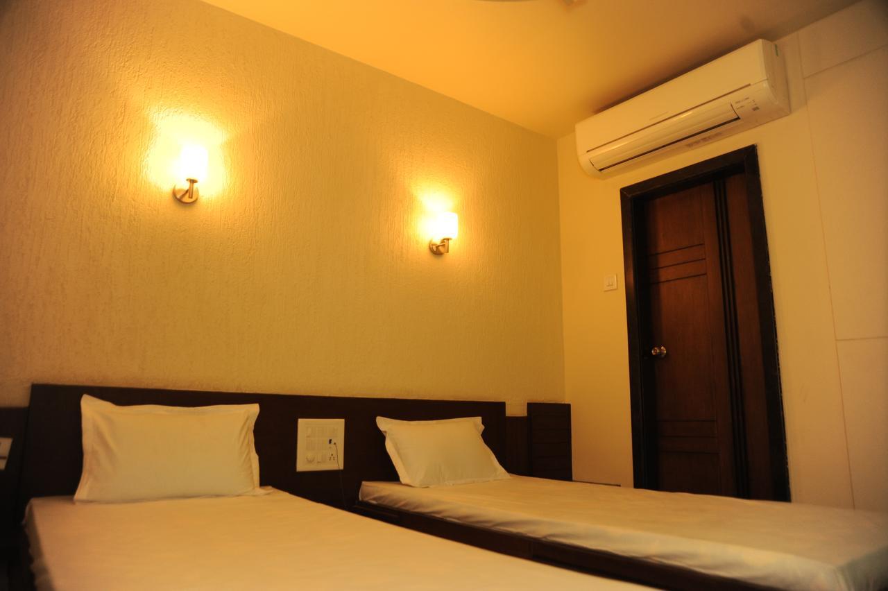 Tulsi Motel Nadiād Екстериор снимка